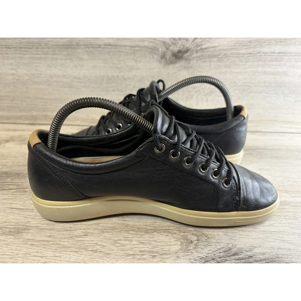 Ecco Shoes Womens‎ Size 7 Soft 8 Black Leather Low Top Round Toe Comfort Sneaker